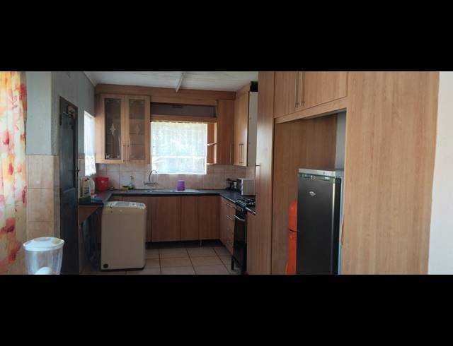 3 BEDROOM HOUSE FOR SALE IN HENLEY ON KLIP